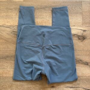 Aritzia TNAction Leggings